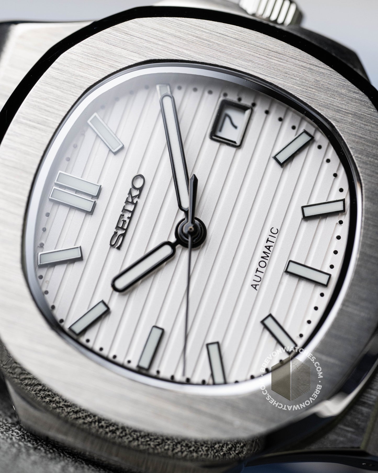 Nautiko | White
