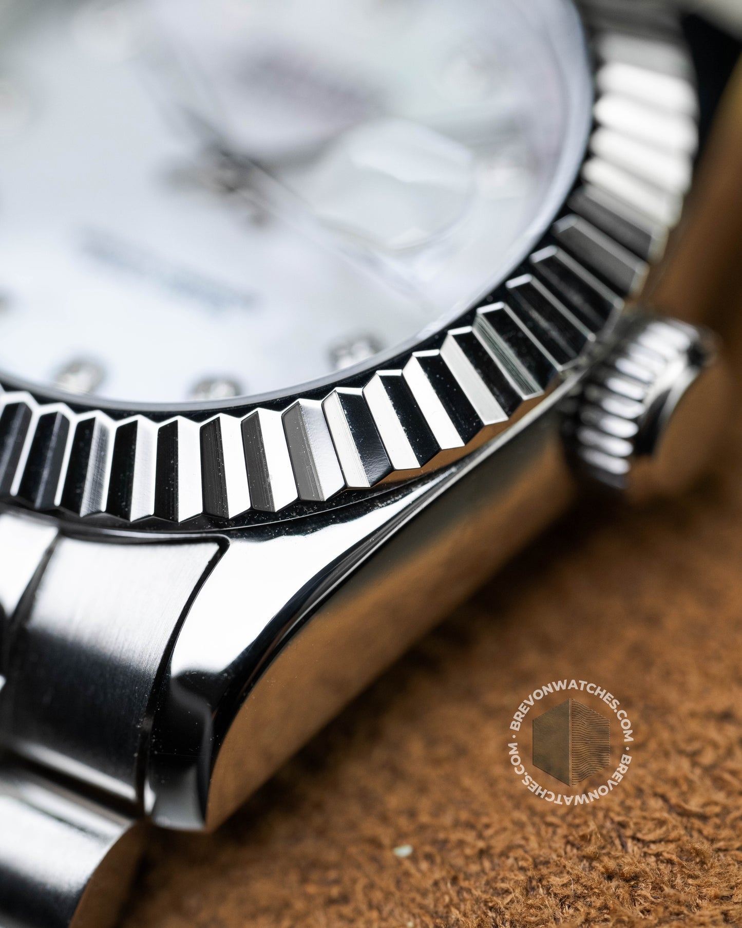 Precision-Date Ladies | White Pearl Diamond