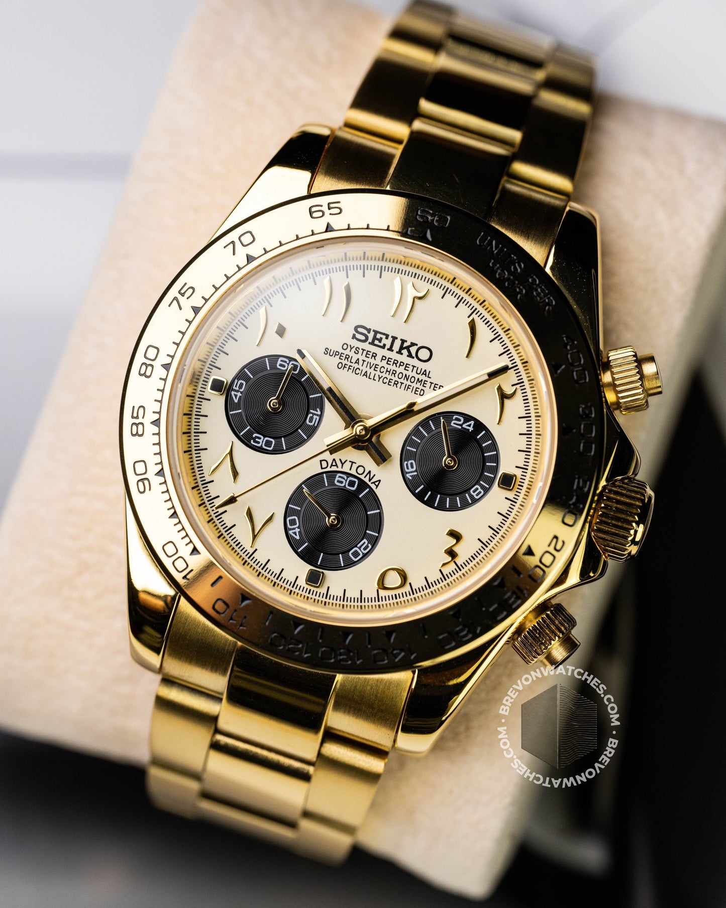 Racer | Gold Arabic