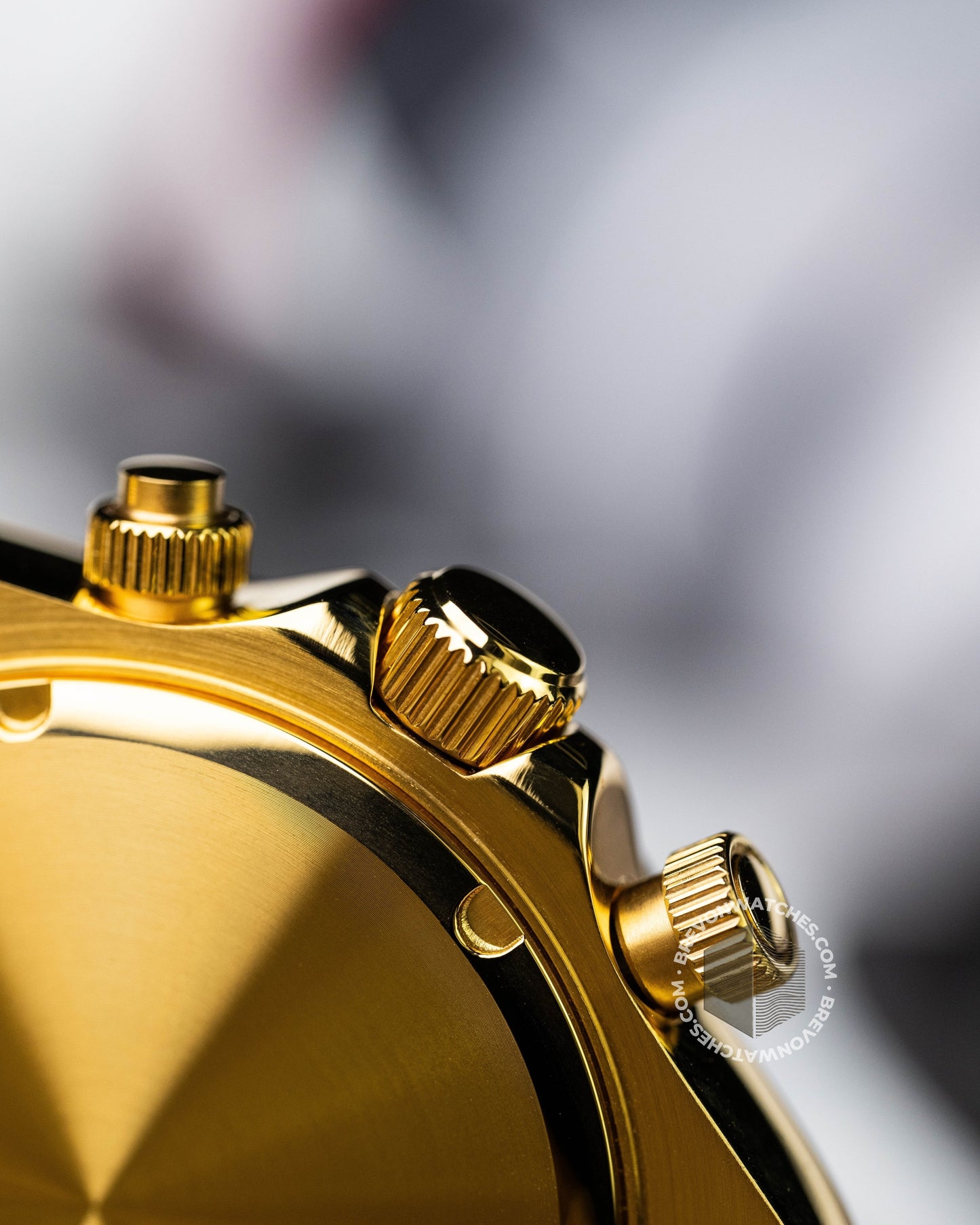 Racer | Gold Arabic