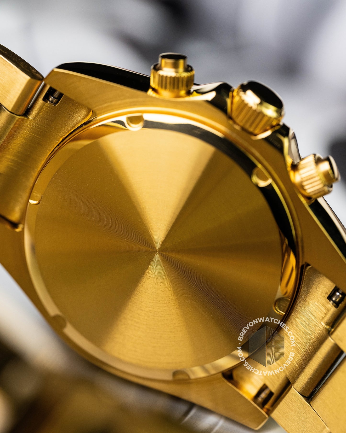 Racer | Gold Arabic