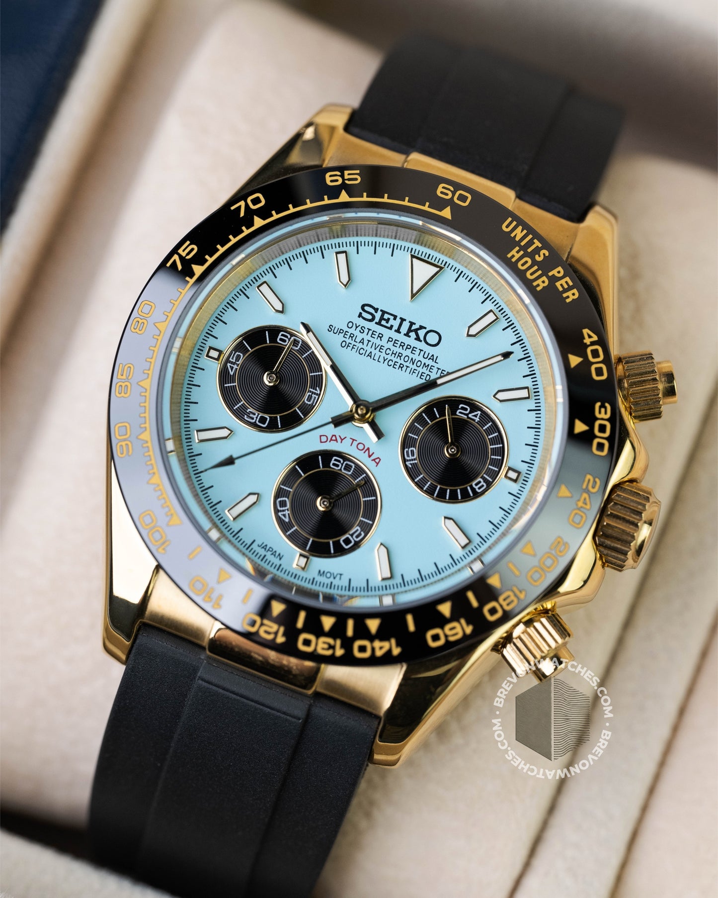 Racer | Tiffany Gold