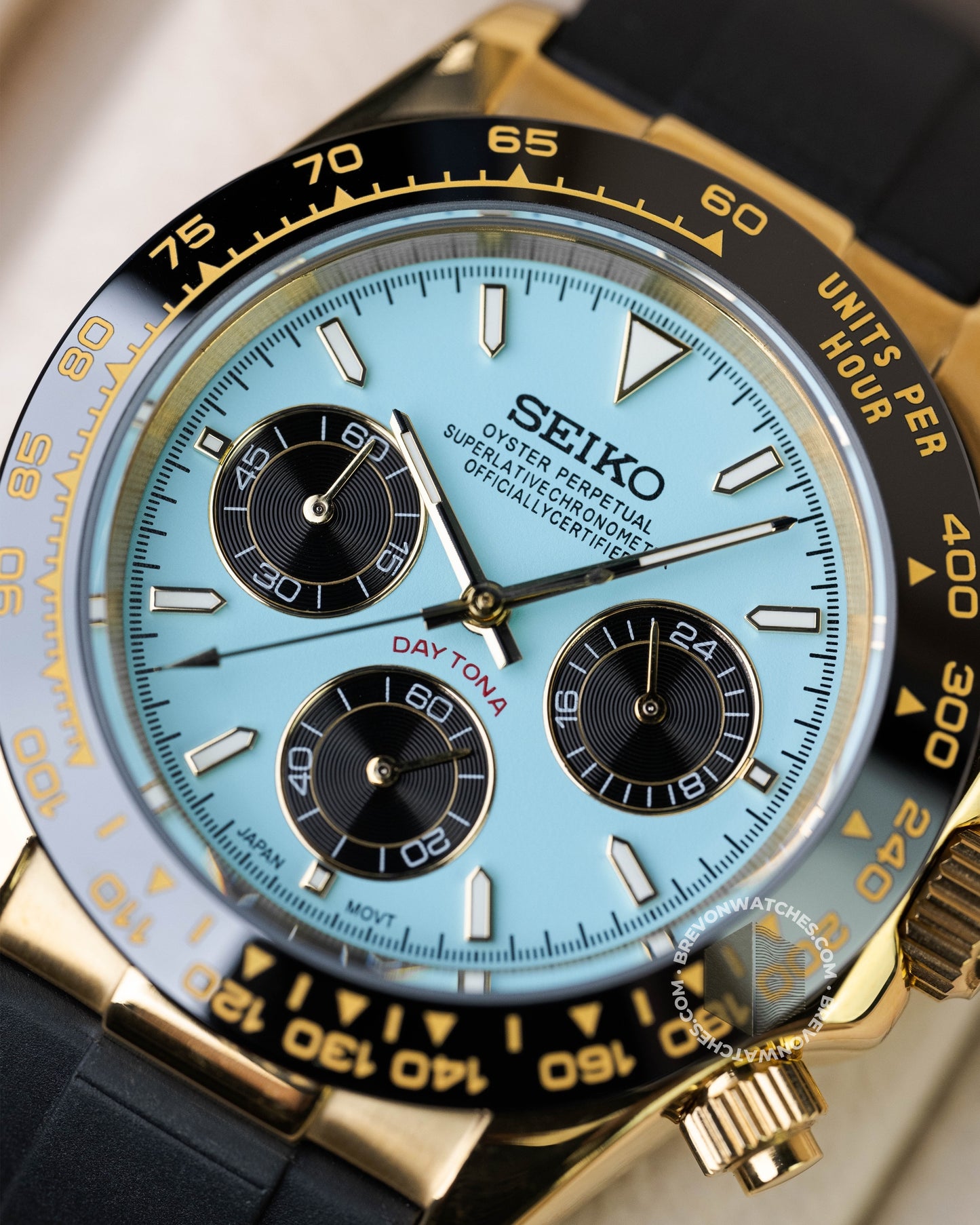 Racer | Tiffany Gold