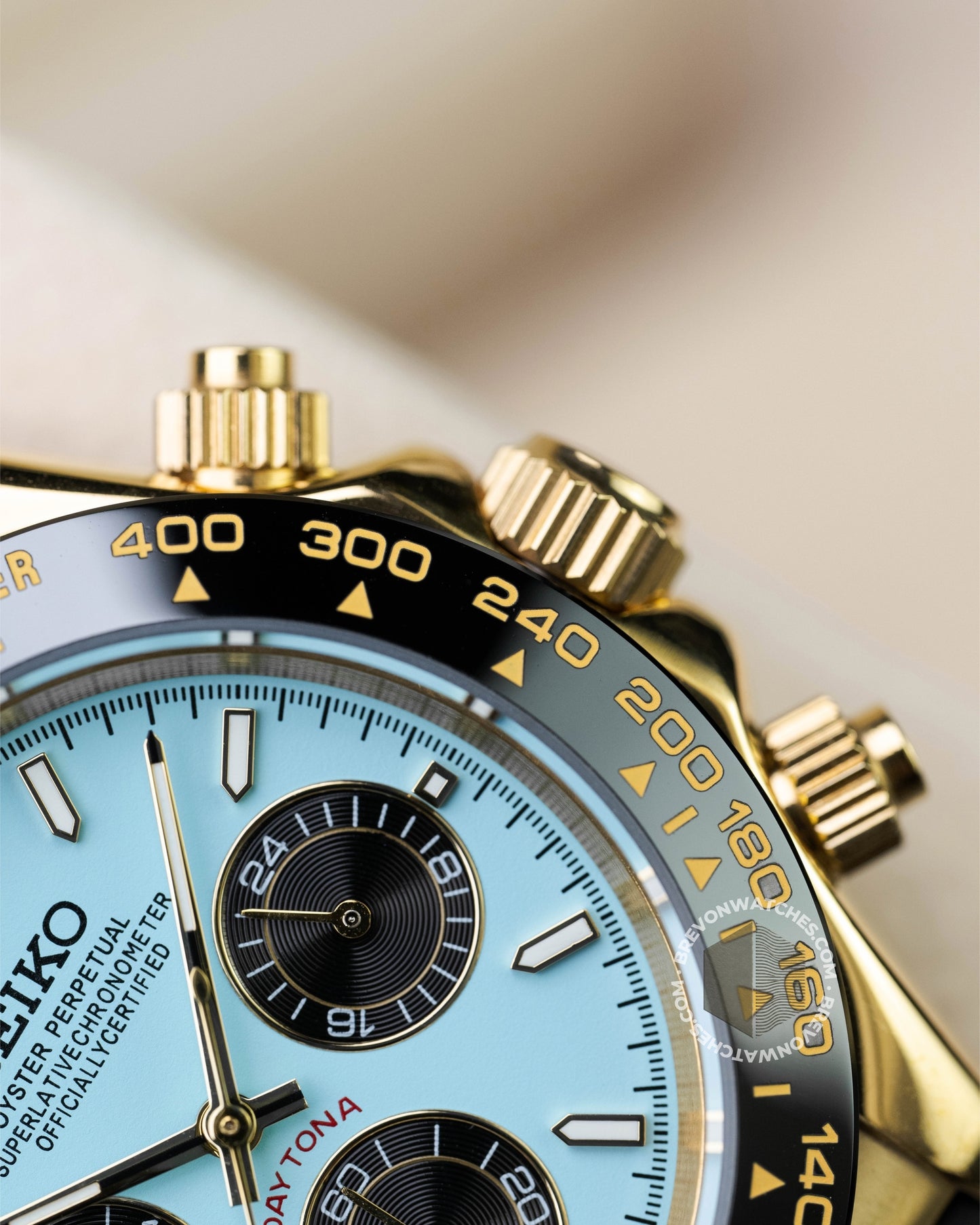 Racer | Tiffany Gold