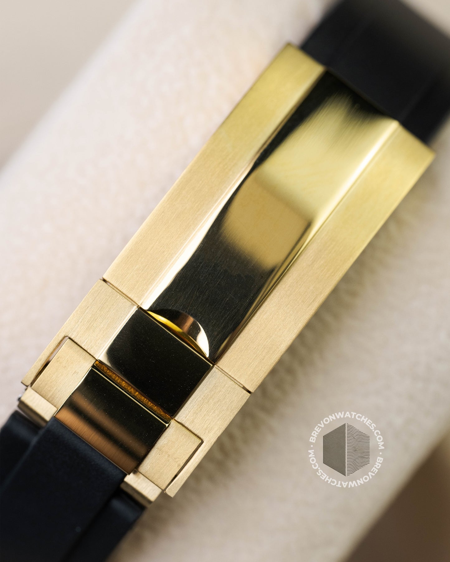 Racer | Tiffany Gold