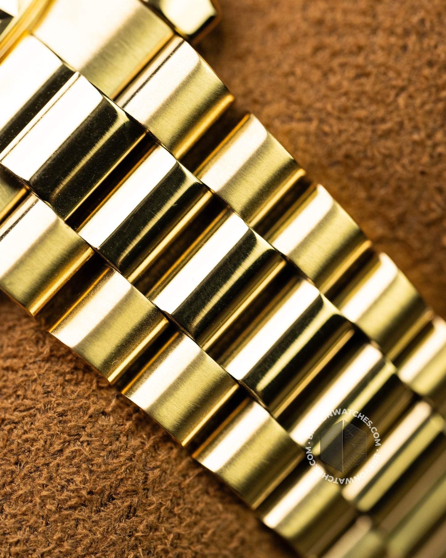 The Executive | Gold