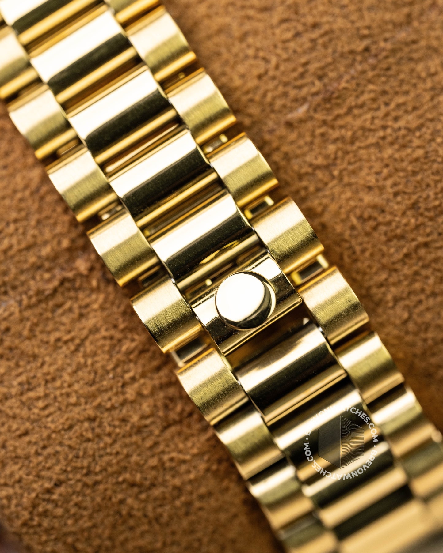 The Executive | Gold