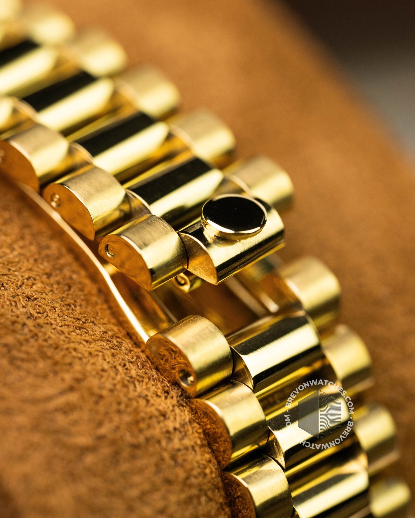 The Executive | Gold